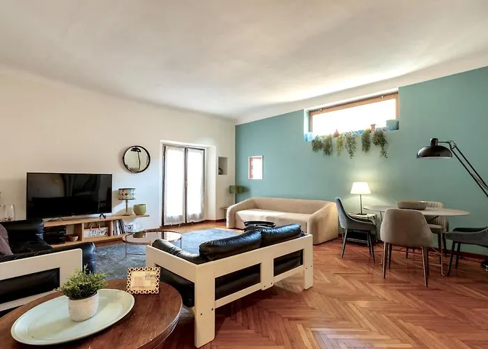 Central, Quiet And Strategic Apartment