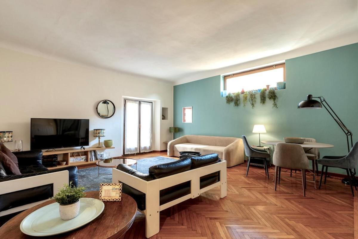 Central, Quiet And Strategic Apartamento